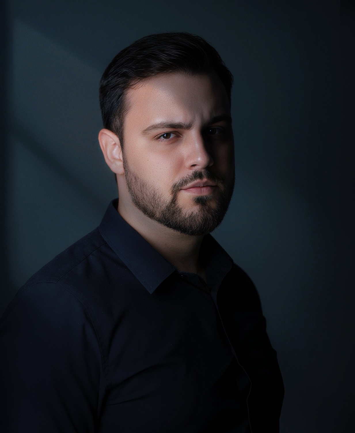 Retrato oficial de Daniel Ethan